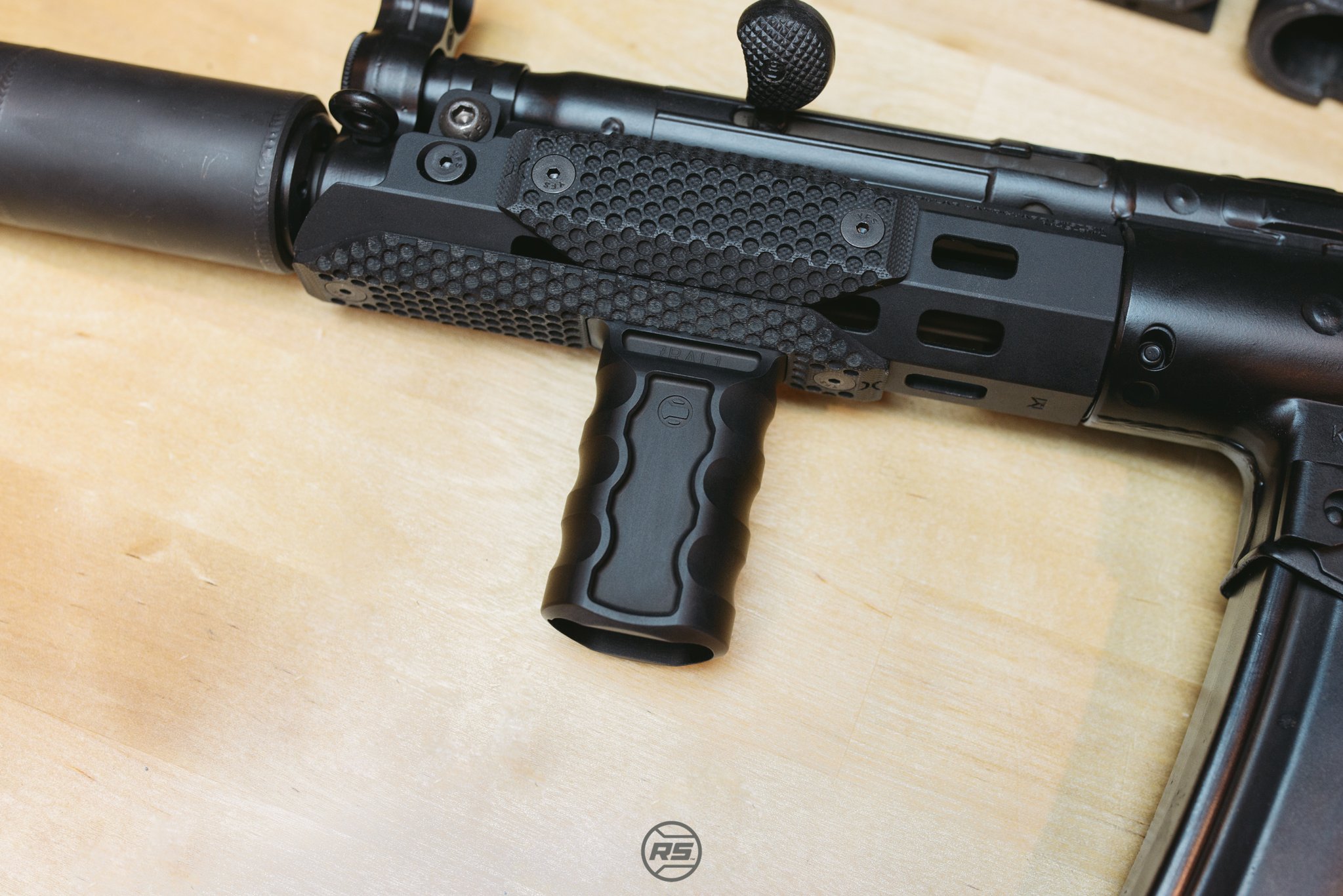 RAILSCALES DEBUTS NEW RSB™ VERTICAL GRIP!!