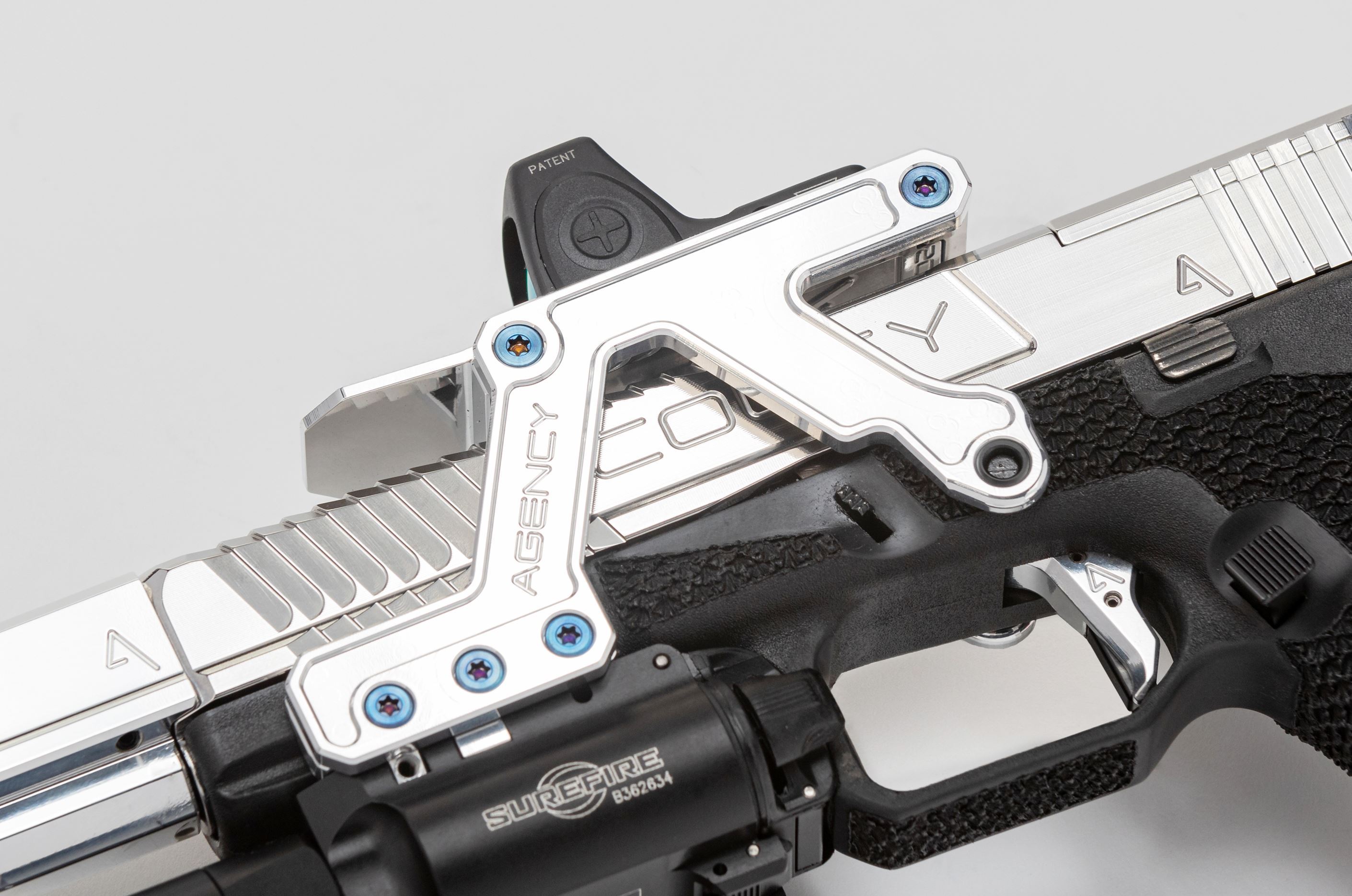 AGENCY ARMS DEBUTS THE AOM AGENCY OPTIC MOUNT