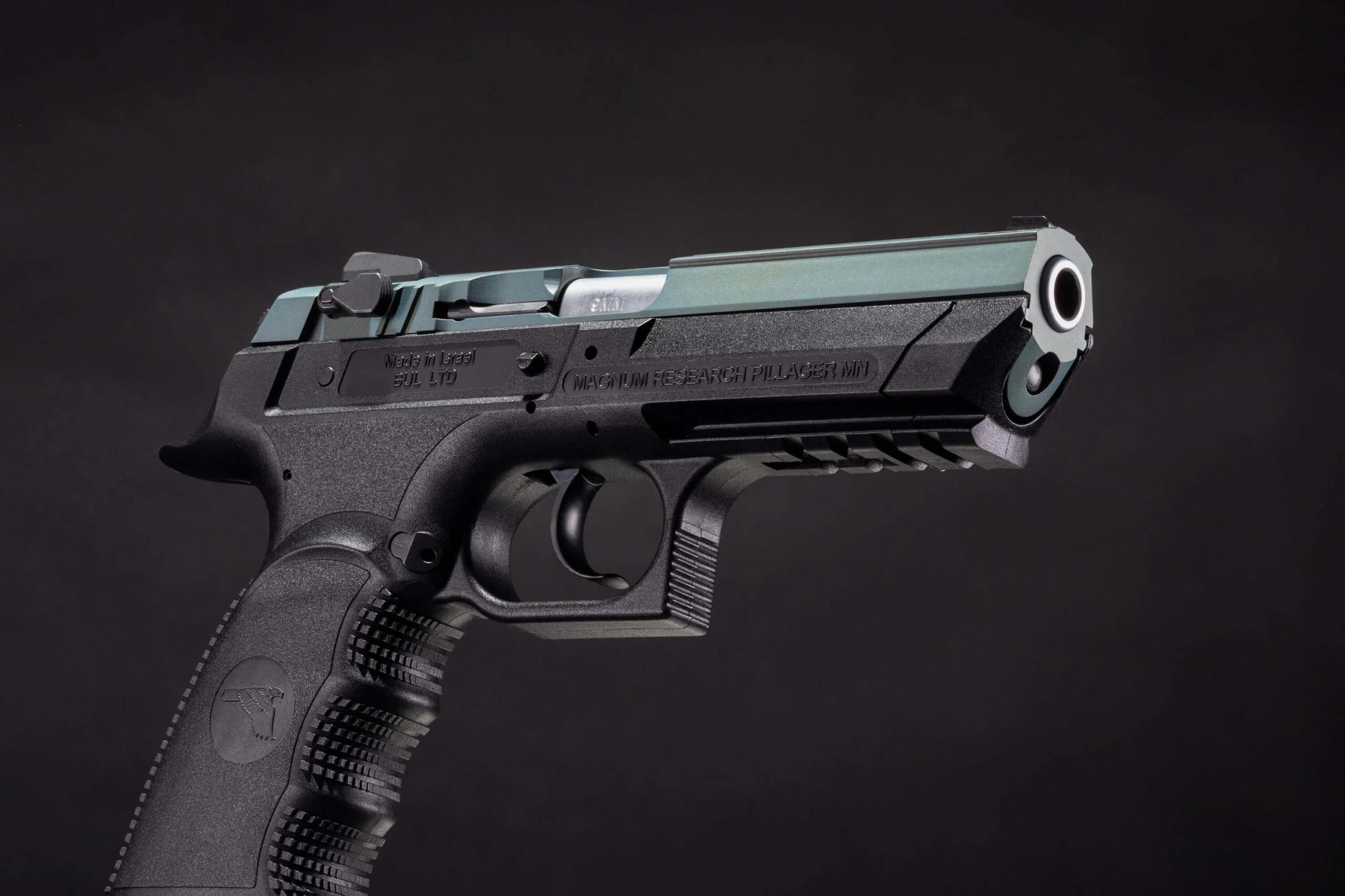 MAGNUM RESEARCH DEBUTS NEW NORTHERN LIGHTS FINISH FOR BABY EAGLE III